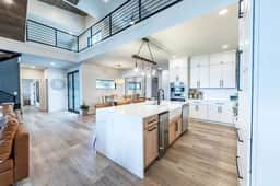 Lakeview Escapes - Image 2