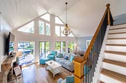 Cozy Lake Cottage - Image 3