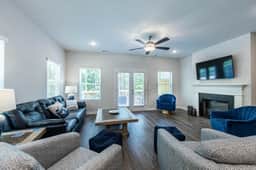 Crane Lane Luxe Retreat - Image 3