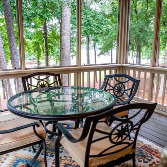 Lakeside Retreat - Image 1