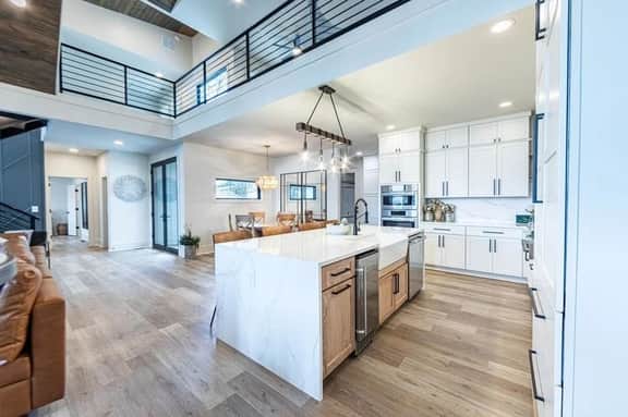 Lakeview Escapes - Image 2