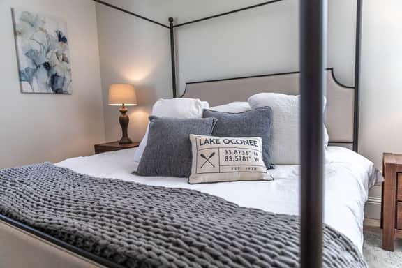 Lazy Days in Landing - Image 2