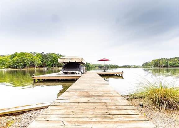 Lovely Lake Escape - Image 4